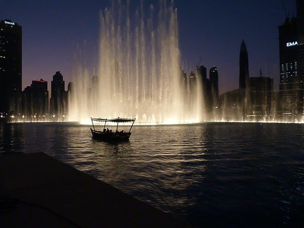 DUBAI FOUNTAIN SHOW